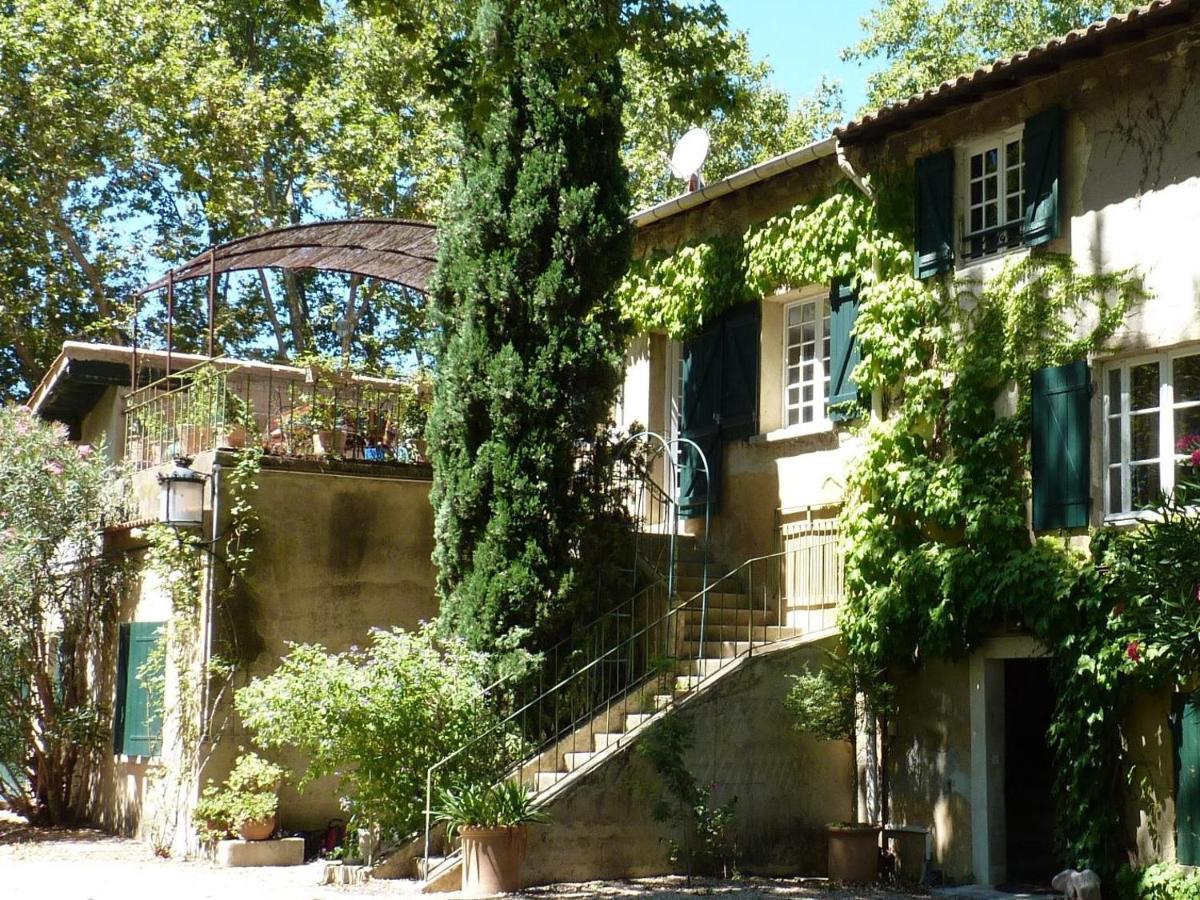 Les Gites Du Domaine De Rhodes Avignon Exteriör bild
