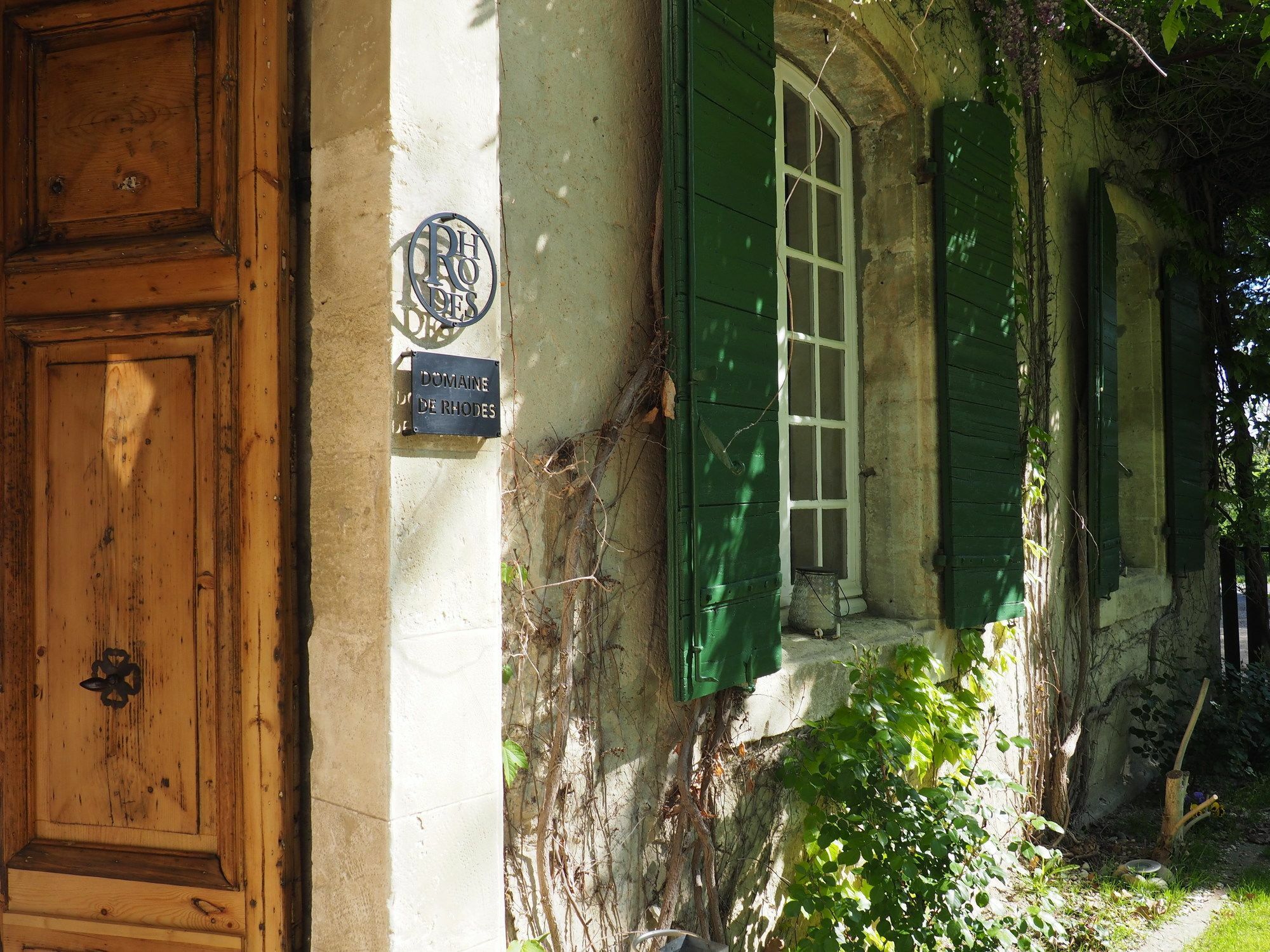 Les Gites Du Domaine De Rhodes Avignon Exteriör bild