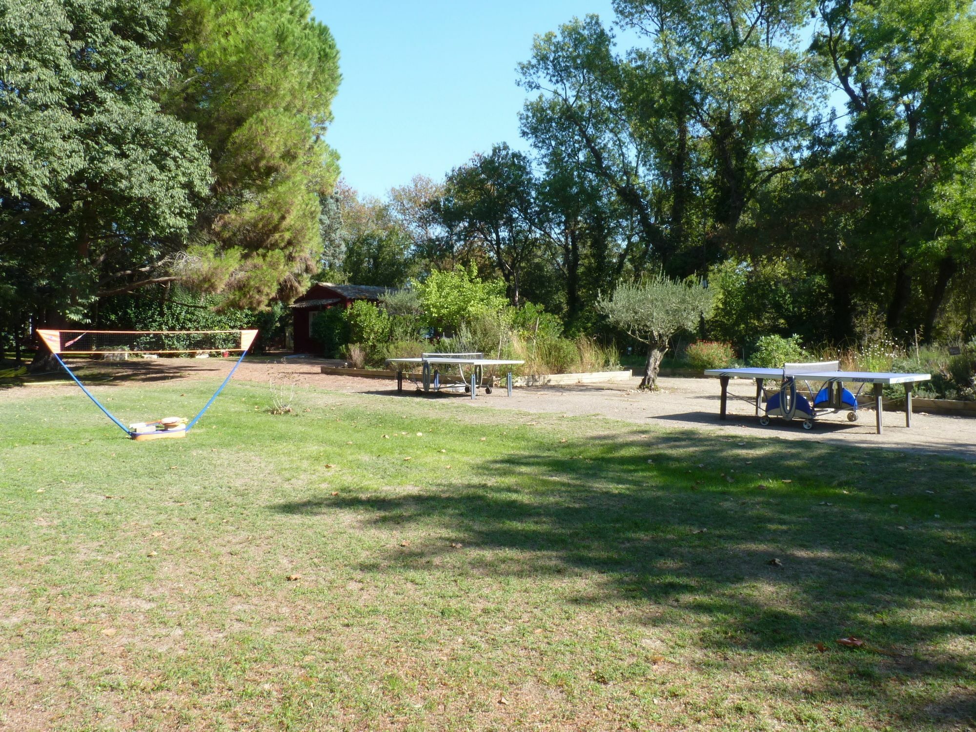 Les Gites Du Domaine De Rhodes Avignon Exteriör bild